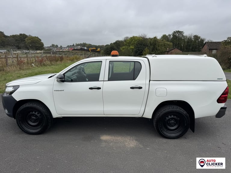 2020 Toyota Hilux 2.4 D-4D Active Pickup Extended Cab 4dr Diesel Manual 4WD Euro 6 (3.5t) (15 Pic...