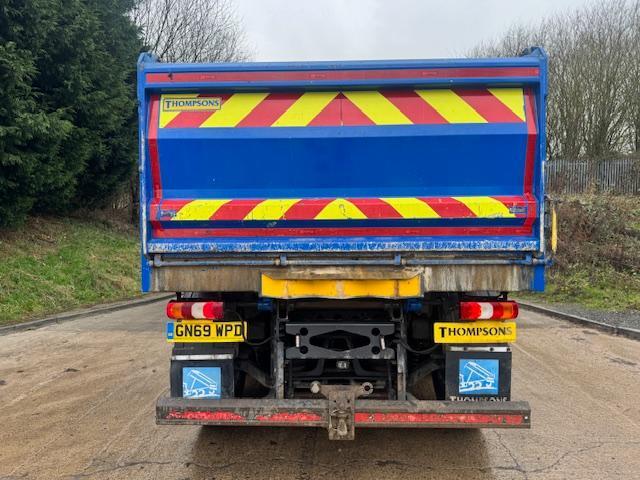 2019 69 Mercedes Econic 3235 E6 8x4 rear steer steel tipper epsilon crane & grab