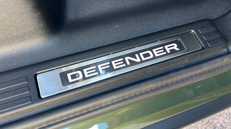 2026 Land Rover Defender 3.0 D350 X-Dynamic SE 110 SAVING 3 521 GBP WHEN FU