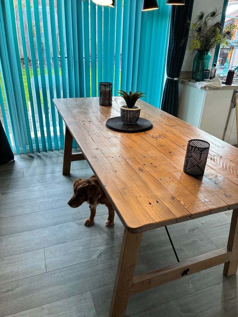 Stunning high quality 6 seater farmhouse table 