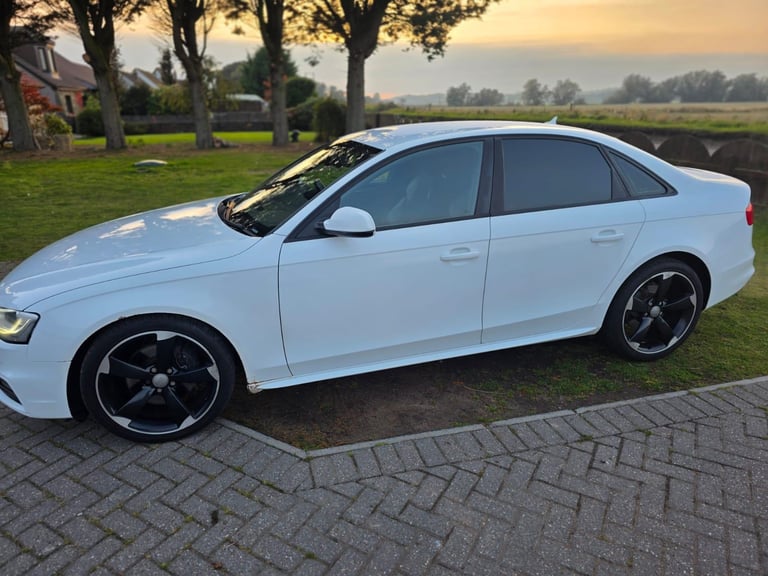 Audi, A4, Saloon, 2012, Manual, 1984 (cc), 4 doors