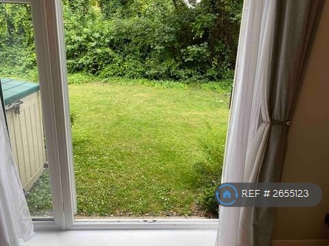 1 bedroom flat in Heddington Grove, London, N7 (1 bed) (#2655123)
