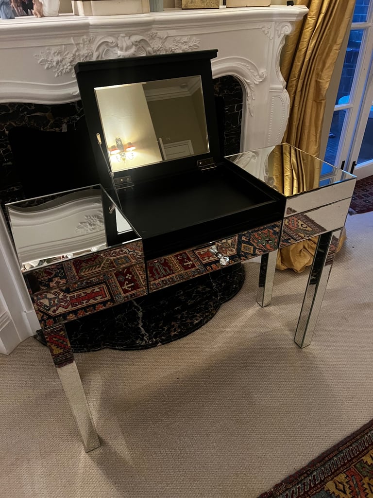 Mirrored dressing table/vanity 