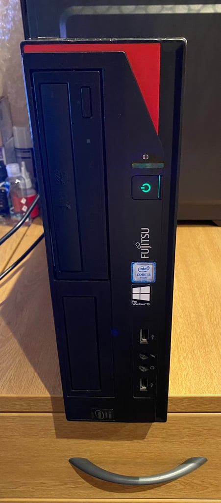 Pc Ultra Fast i3 8GB Fujitsu HD Tower 120GB SSD,500GB,Window10,office