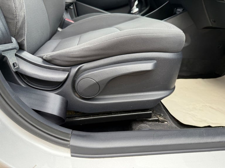 Kia Venga 1.4 3 5dr -  FSH - AIR CON - ALLOYS - Petrol