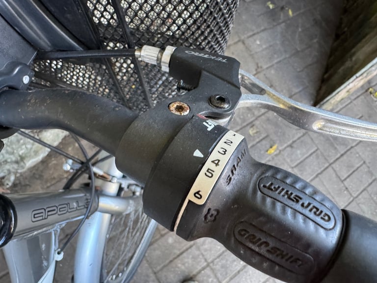 Lady’s Apollo town bike