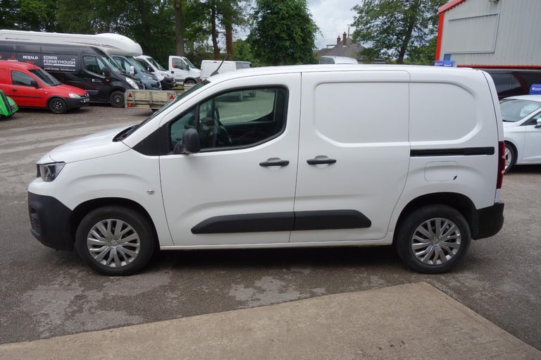 Peugeot Partner 1000 1.5 BlueHDi 100 Professional Van DIESEL MANUAL 2019/69