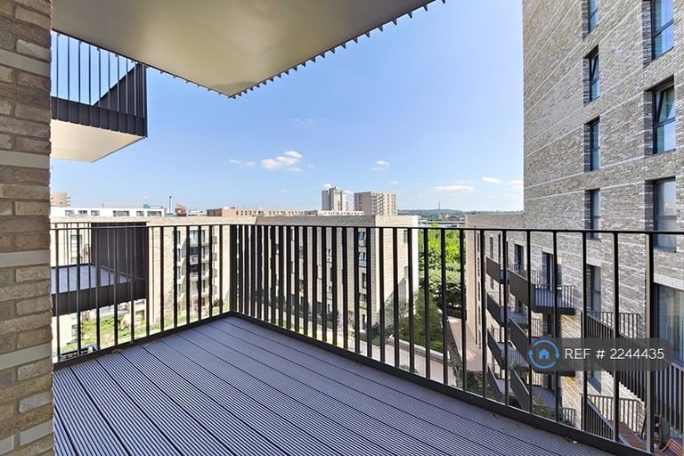 1 bedroom flat in Bramwell Way, London, E16 (1 bed) (#2244435)