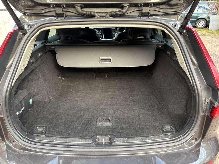 2018 Volvo V60 2.0 V60 Momentum Pro D3 Auto 5dr Estate Diesel Automatic