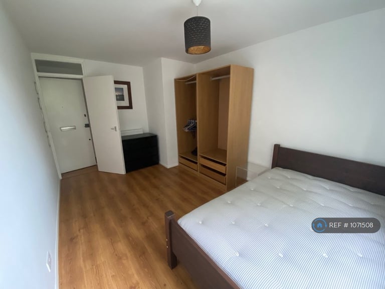 1 bedroom flat in Balham, London, SW12 (1 bed) (#1071508)