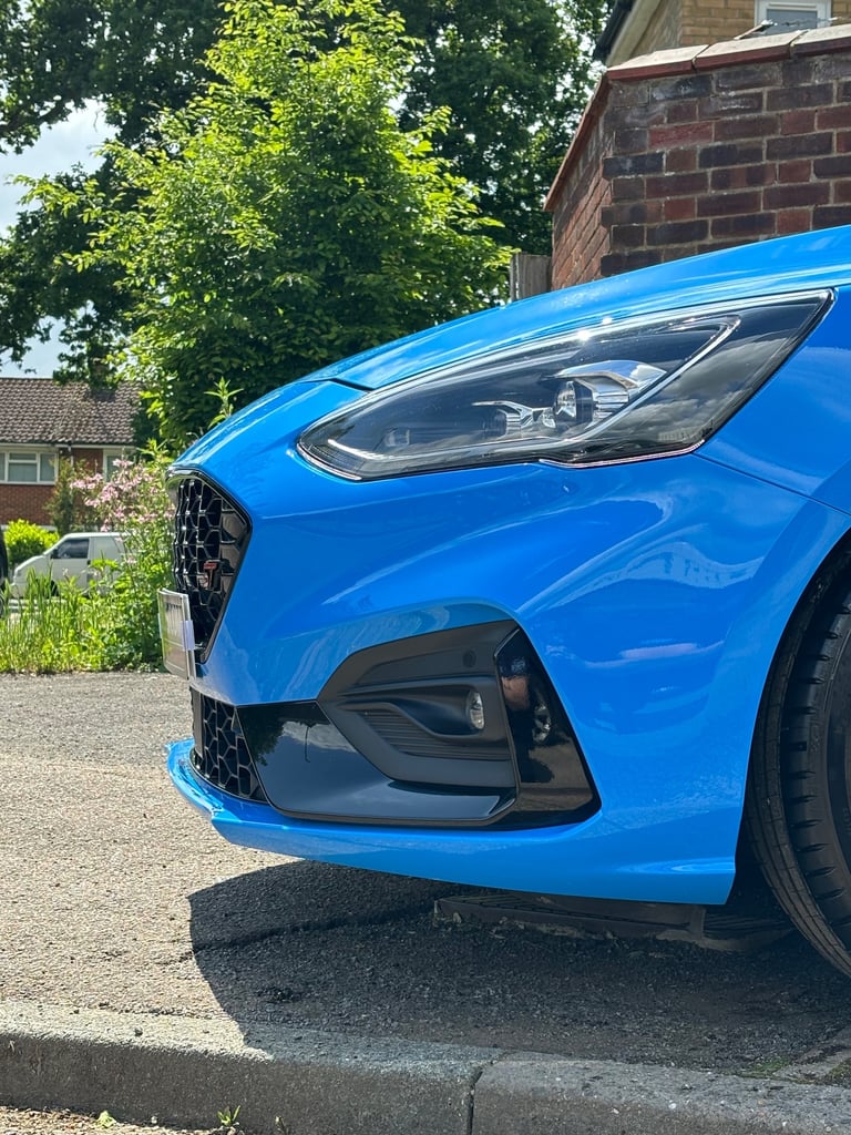 2021 Ford Focus 2.3T EcoBoost ST EDITION. 1 OWNER  ONLY 7 000 MILES  FULL FORD