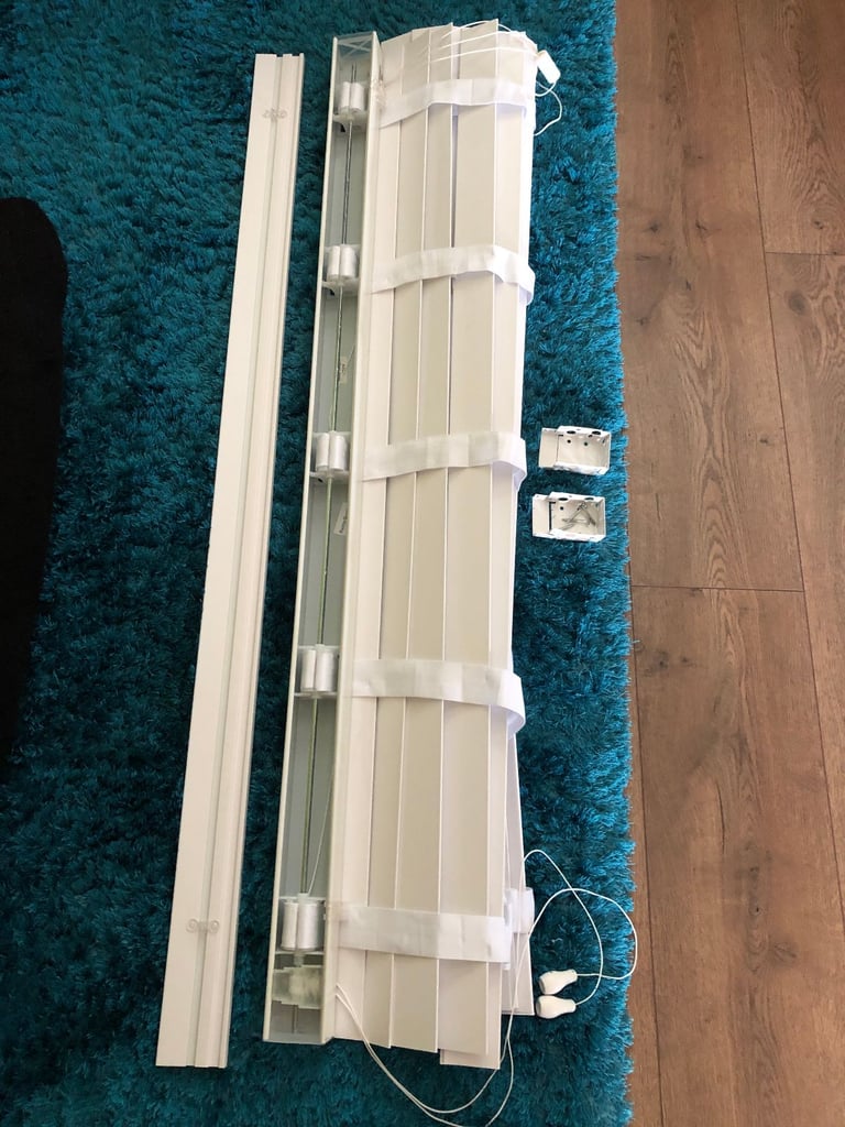 Venetian Blind - White - Branded - Hunter Douglas 