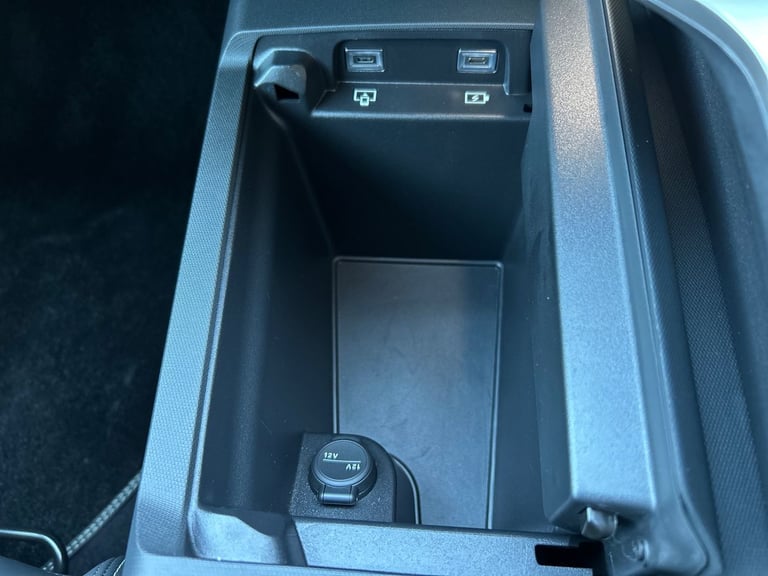 2025 Peugeot 5008 1.2 Hybrid 136 GT 5dr e-DSC6 HATCHBACK PETROL Automatic