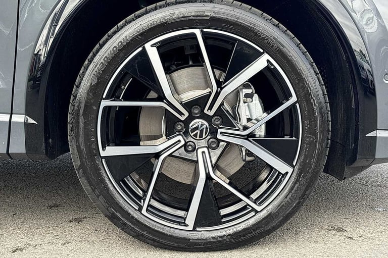 2025 Volkswagen Tiguan 1.5 TSI eHybrid R-Line 5dr DSG SUV Hybrid Automatic