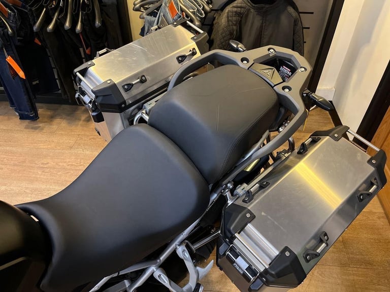 2025 Triumph Tiger 1200 RALLY EXPLORER PREMIUM COLOUR Petrol 6 Speed