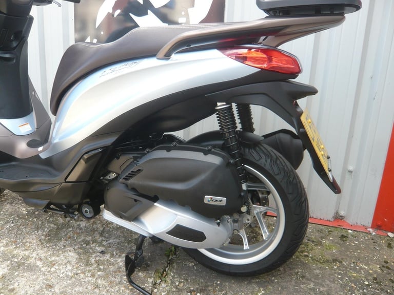Piaggio Medley 125 2024 SCOOTER LEARNER LEGAL MOPED 50 VISION R RR CB MT YS YBR