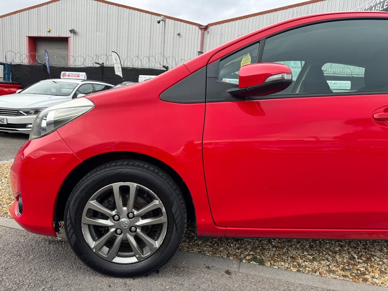 2014 Toyota Yaris 1.33 VVT-i Icon+ 5dr HATCHBACK Petrol Manual