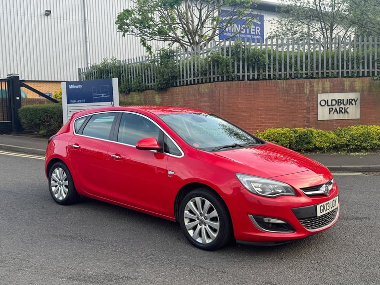 2013 Vauxhall Astra 1.6i 16V SE 5dr HATCHBACK Petrol Manual