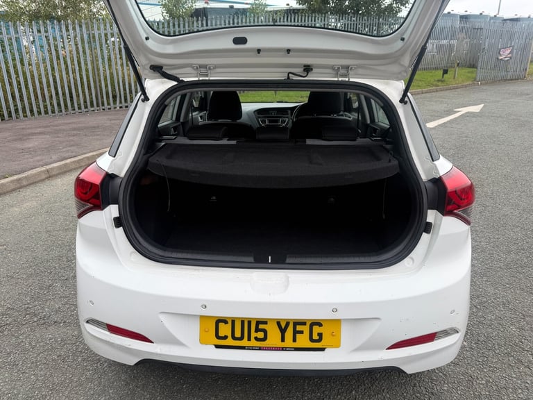 2015 HYUNDAI I20 SE CRDI HATCHBACK WHITE DIESEL