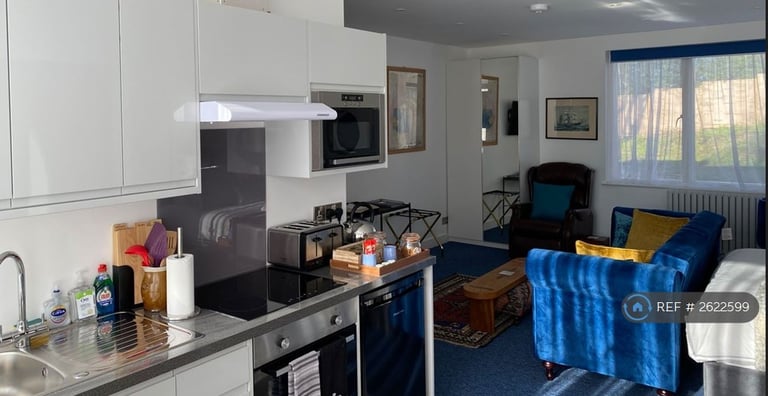 Studio flat in Surrenden Crescent, Brighton, BN1 (#2622599)