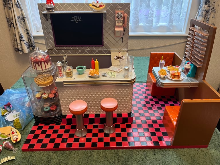 Our Generation Dolls Diner Set 