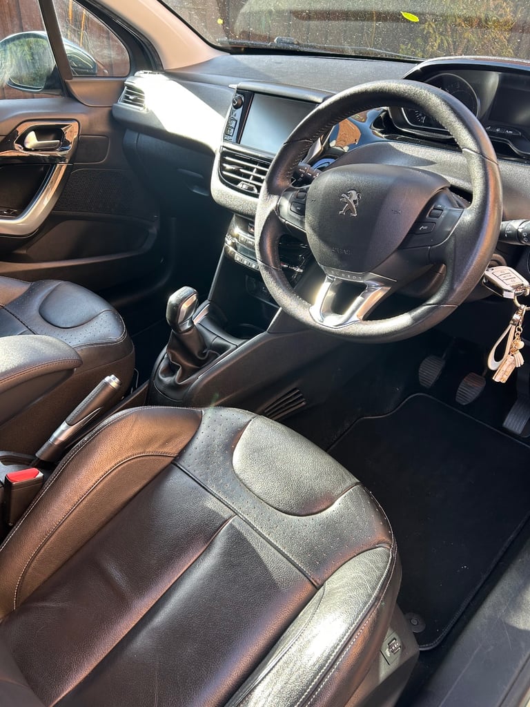 Peugeot, 208, Hatchback, 2013, Manual, 1200 (cc), 3 doors