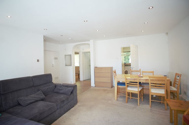 Impressive 2-bedroom first-floor flat available to rent in Stanmore, HA7