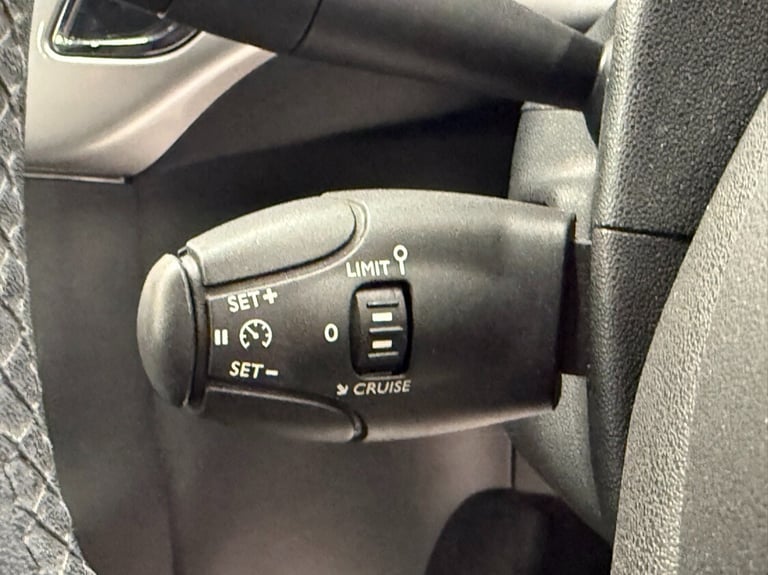 2010 Citroen DS3 1.4 VTi 16V DSign 3dr - LTD EDITION PASTEL BLEU - CRUISE - A/C - FSH HATCHBACK P...