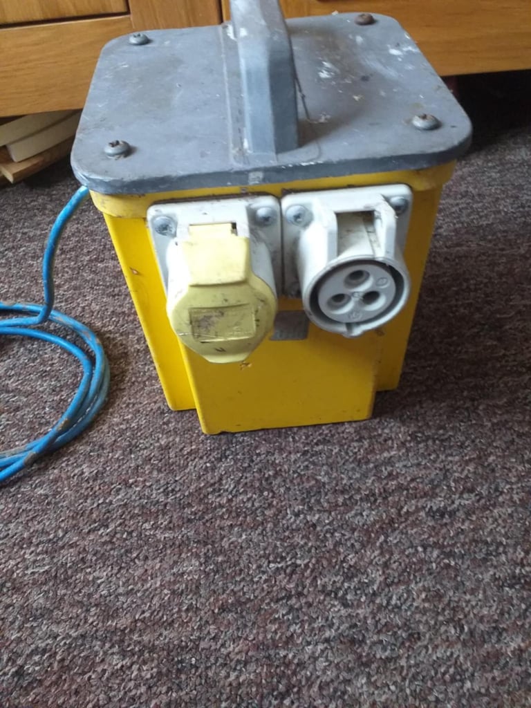 Defender 3kVA Transformer 2x 16A 110v 