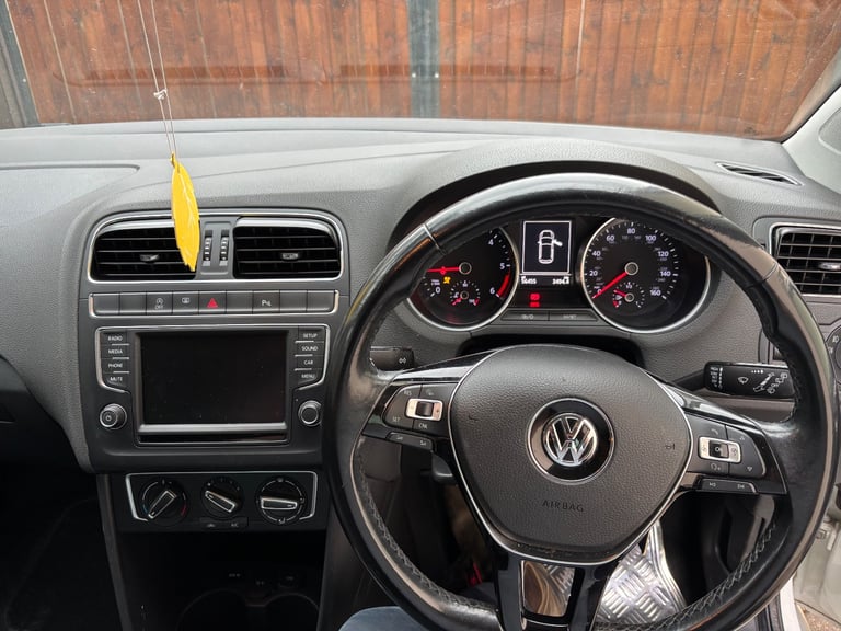 Volkswagen, POLO, Hatchback, 2016, Manual, 1422 (cc), 5 doors