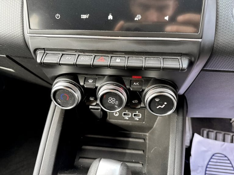 2021 Renault Clio 1.6 E-TECH Hybrid 140 Iconic 5dr Auto HATCHBACK PETROL/ELECTRIC Automatic