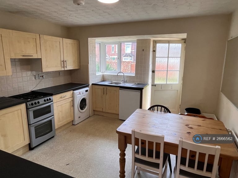 4 bedroom house in Berkeley Close, Southampton, SO15 (4 bed) (#2666562)