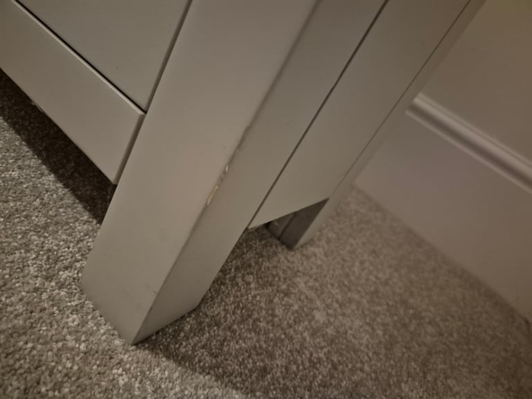 Farrow Grey corner TV unit 