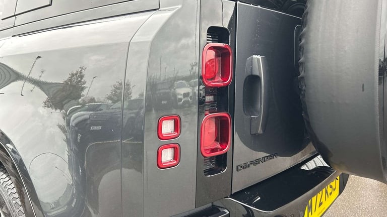  Land Rover Defender 3.0 D250 X-Dynamic SE 110 5dr Auto SUV Diesel Automatic