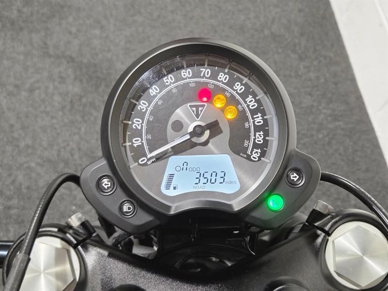 Triumph Bobber BLACK! LOADS OF EXTRAS