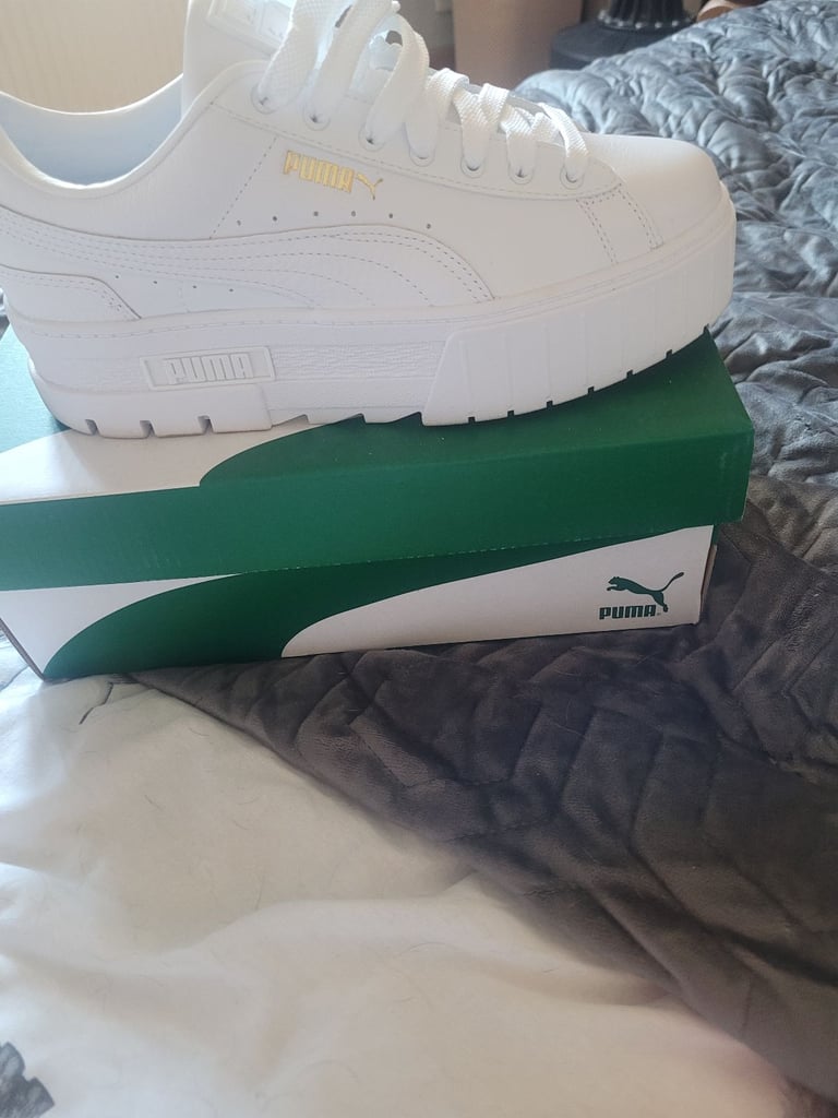 Trainers size 7