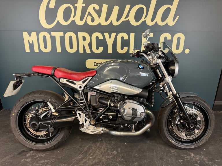 BMW R NINET PURE WITH AKRAPOVIC