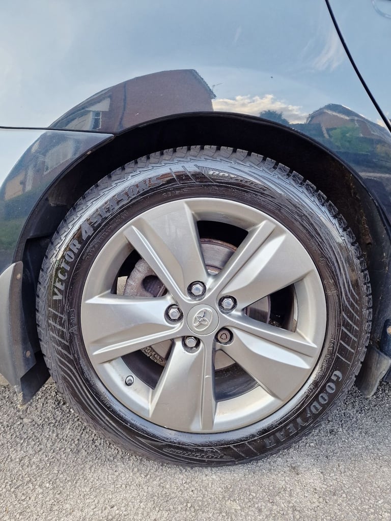 Top of the range Toyota Avensis 2.0 D4D Business Edition ICON plus D4D £35 Road Tax
