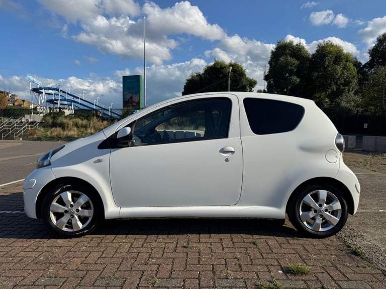 2011 Toyota AYGO 1.0 VVT-i Go 3dr HATCHBACK Petrol Manual