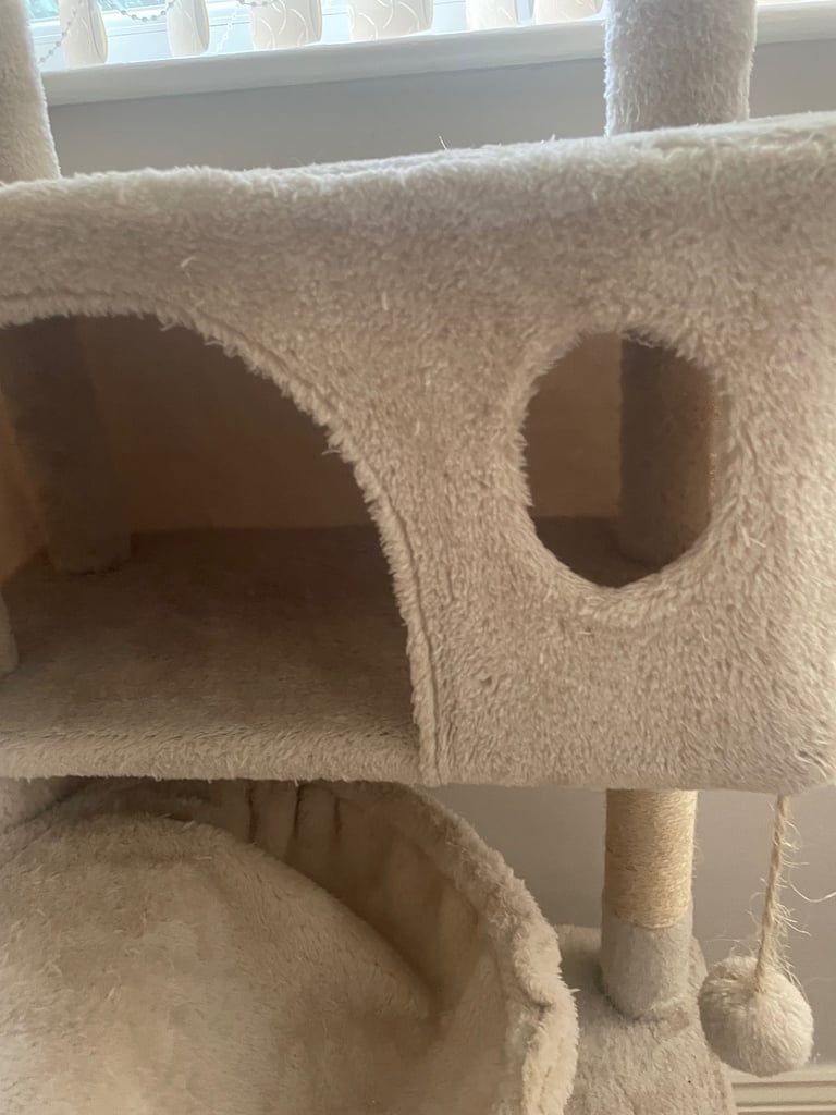 cat tree beige 