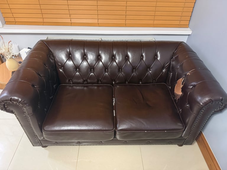  Classic Chesterfield brown 2-seater sofa x2