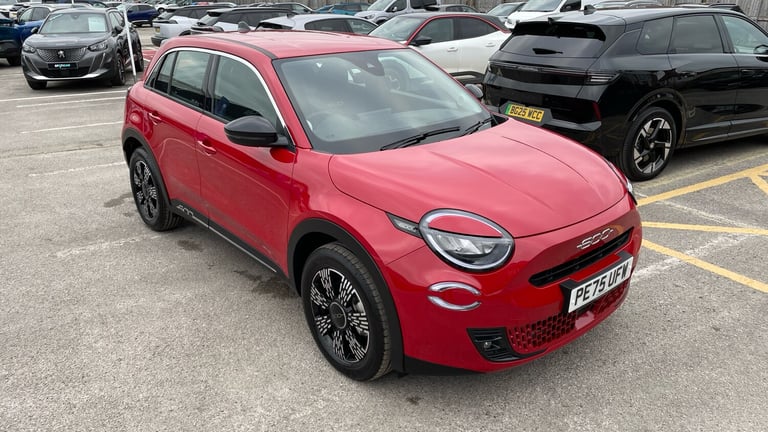 2025 Fiat 600 1.2 MHEV SUV 5dr Petrol Hybrid e-DCT Euro 6 (s/s) (100 ps) SUV Hybrid Automatic