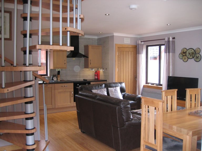 Modern furnished Cottage for rental a short drive north of Fort William