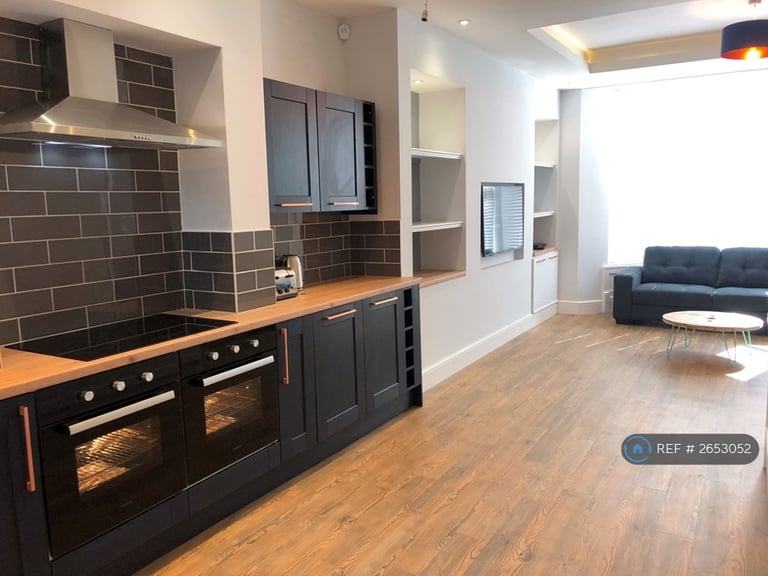 image for 6 bedroom house in Gresford Avenue, Liverpool, L17 (6 bed) (#2653052)
