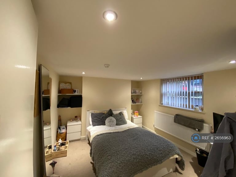 5 bedroom flat in North View, Edge Hill, Liverpool, L7 (5 bed) (#2656963)
