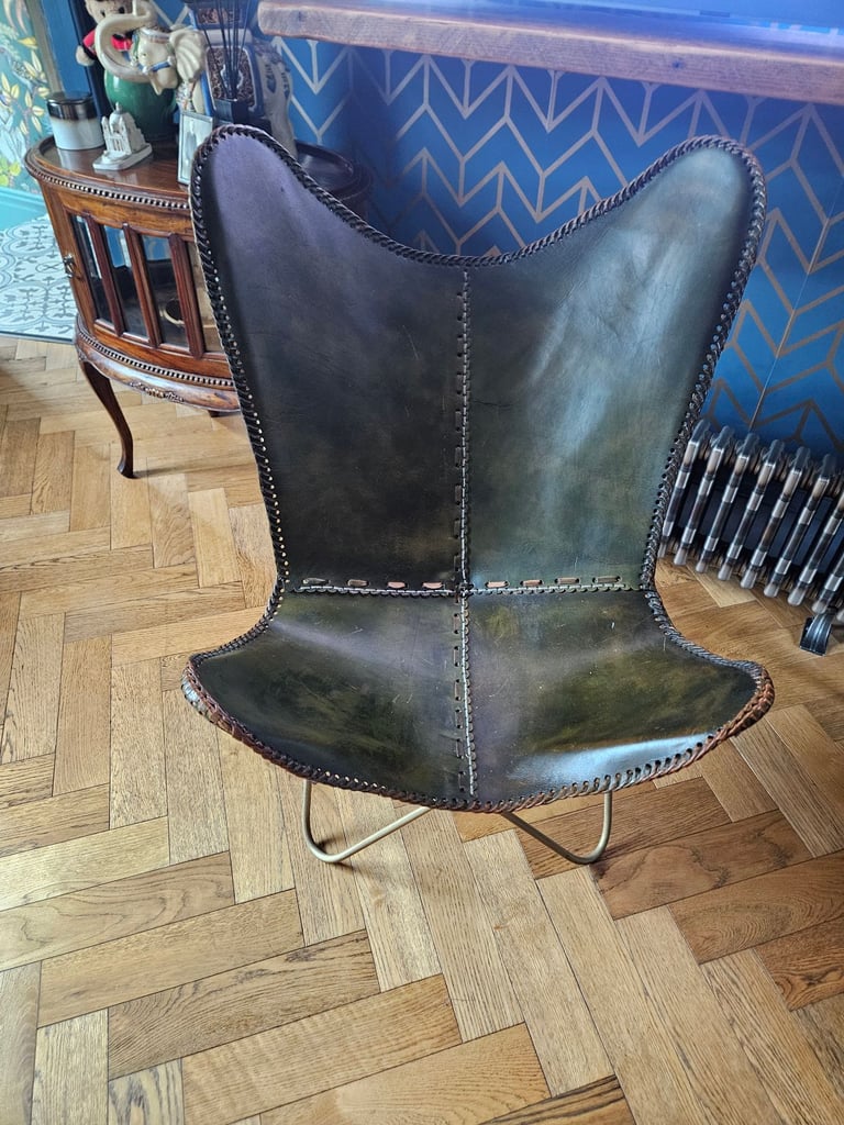 image for green leather chair 
