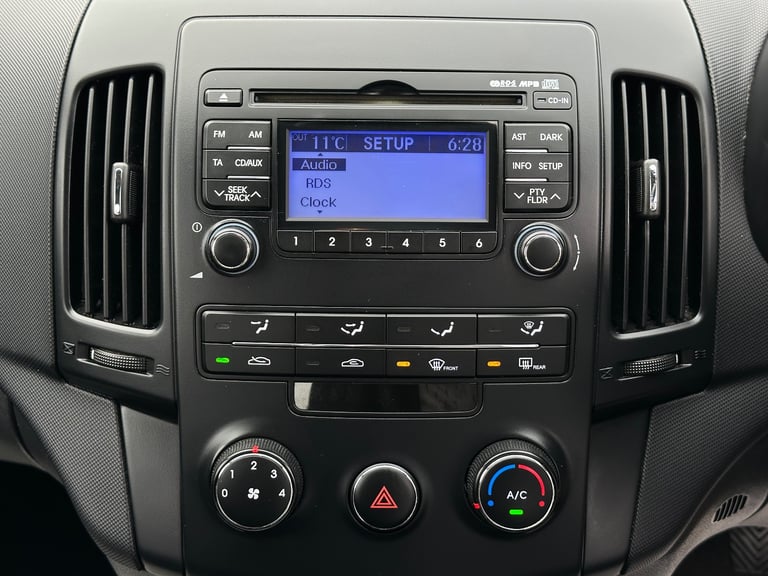 Hyundai, I30, Hatchback, 2011, Manual, 1396 (cc), 5 doors With Full Service History 