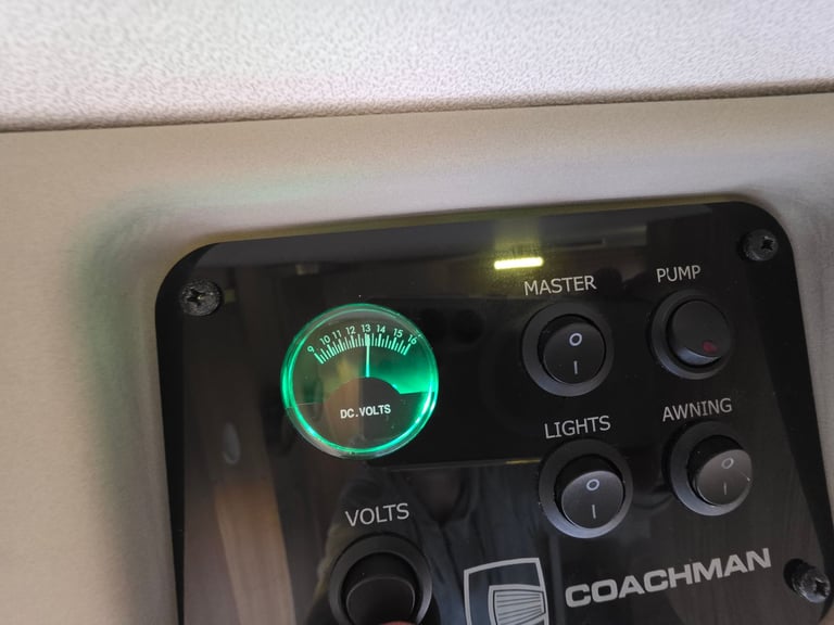 2013 coachman amara 520/4 motor mover extras