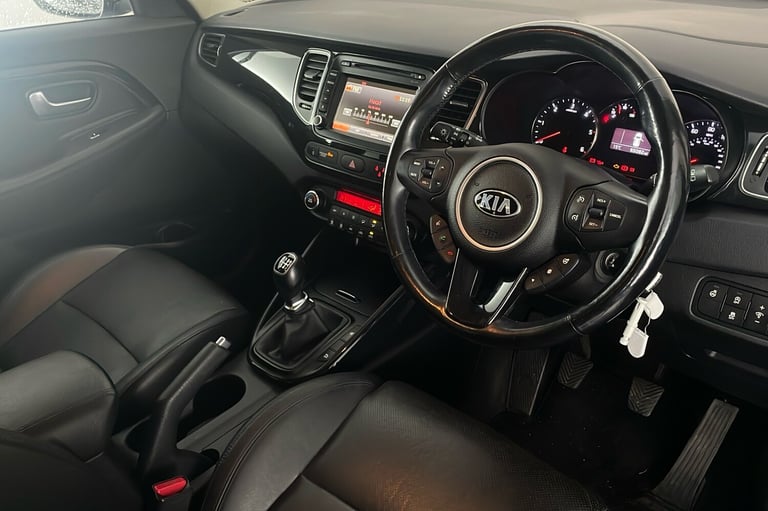  Kia Carens 1.7 Crdi 3 MPV 5dr Diesel Manual Euro 6 s/s 139 Bhp Diesel