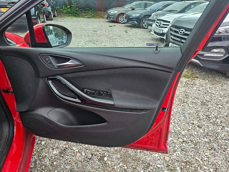 2016 Vauxhall Astra 1.6 CDTi 16V 136 SRi Nav 5dr HATCHBACK Diesel Manual